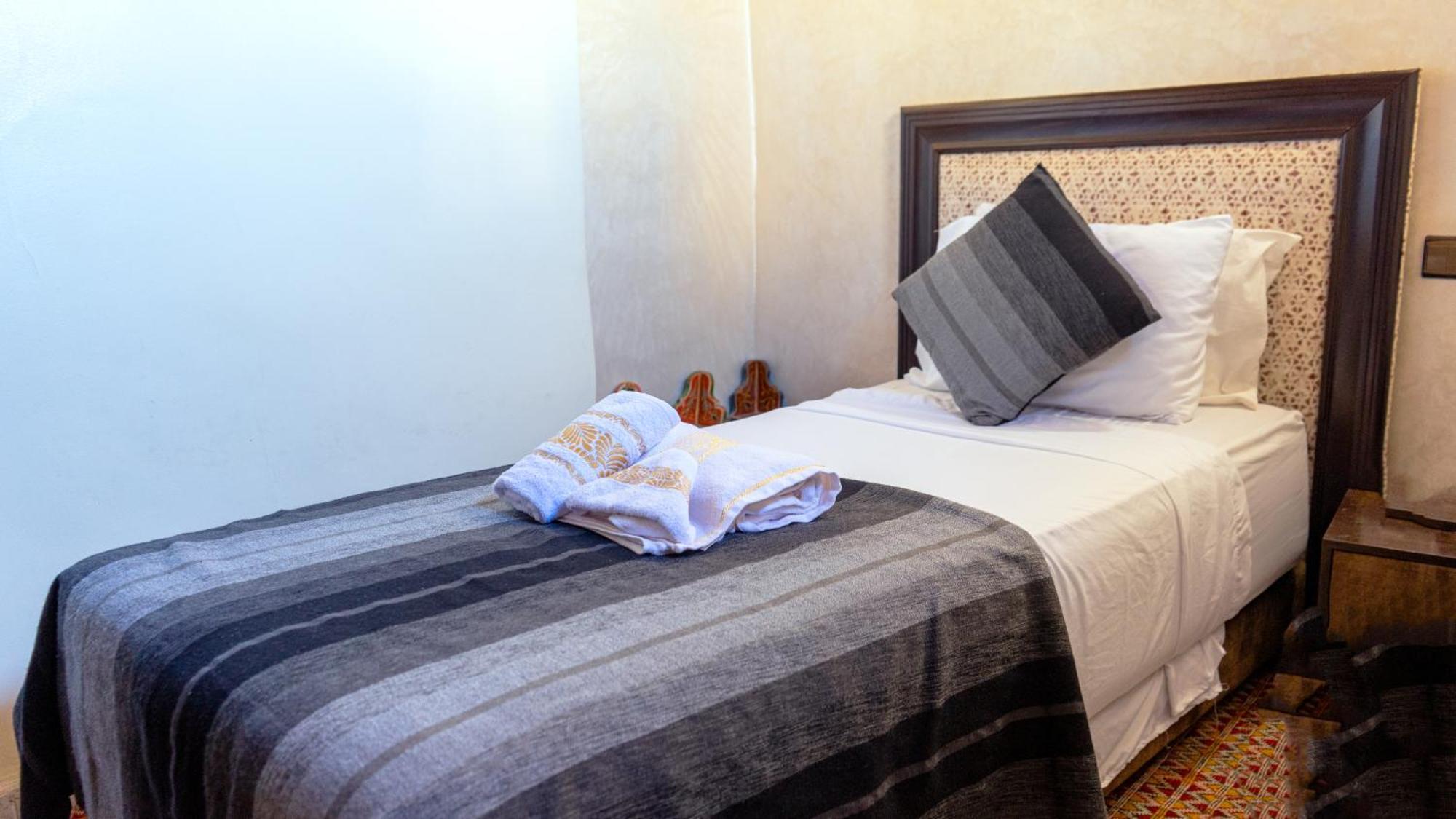 Riad Dar El Ouedghiri Fes Ngoại thất bức ảnh